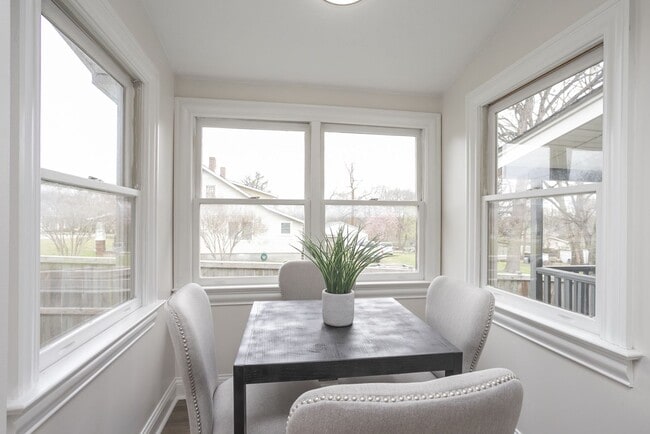 Building Photo - 301 Lutie St