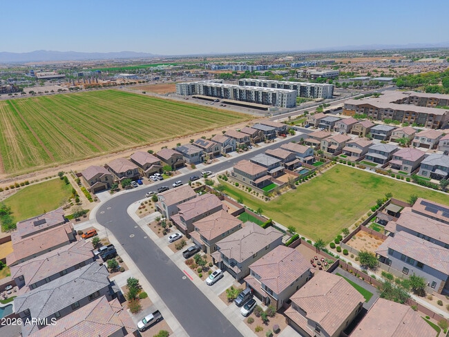 Building Photo - 8820 W Lamar Rd