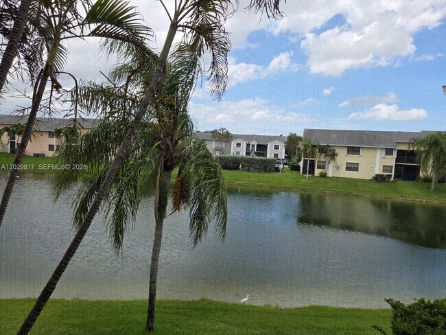 Building Photo - 1017 Washington Cir