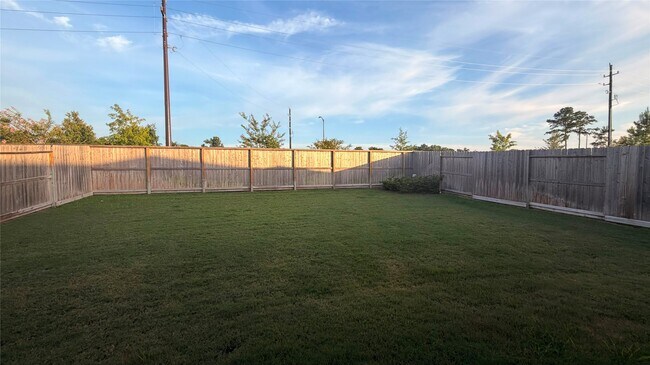 Building Photo - 1222 Sugar Dr