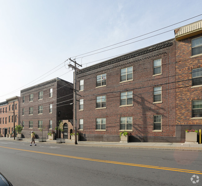 Building Photo - Eagle Court Apartments