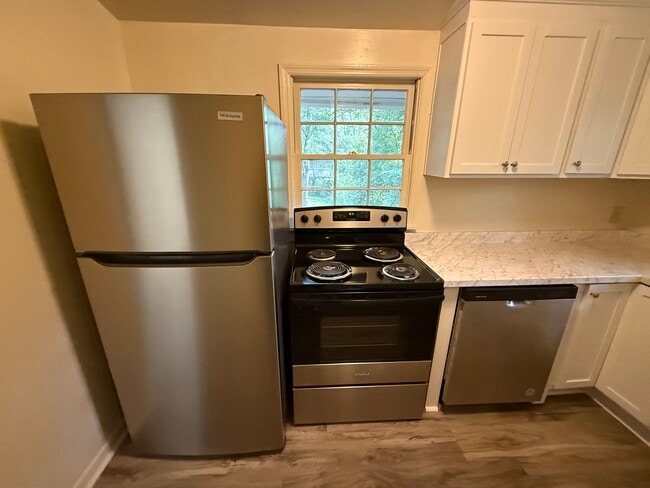 Building Photo - 530 Nantahala Ave