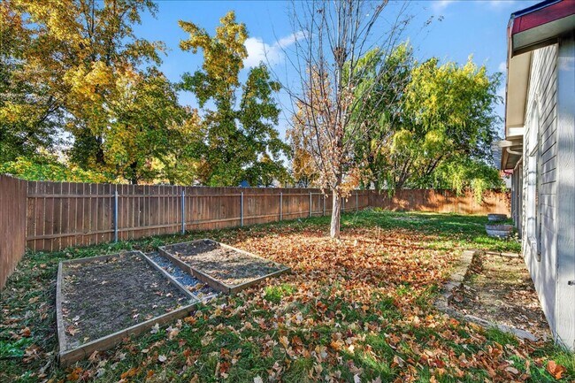 Building Photo - Comfortable & Convenient Living Near CWI a...