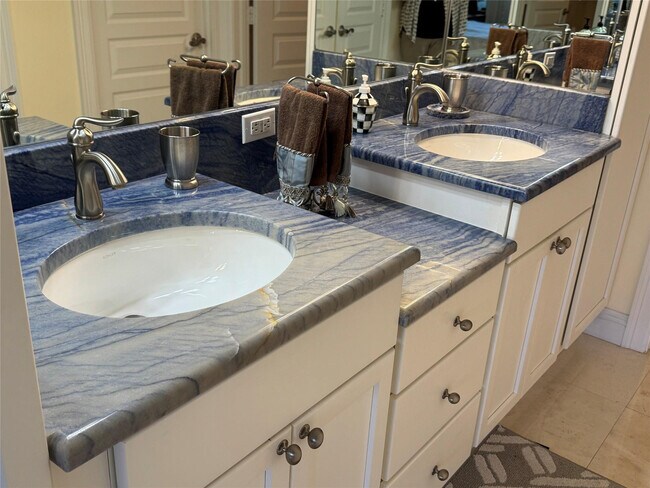 Building Photo - 5000 N Ocean Dr