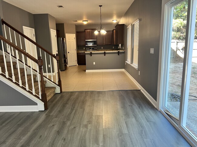 Building Photo - 6005 Fiori Dr