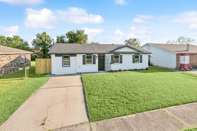 Primary Photo - 228 Chapel Ln