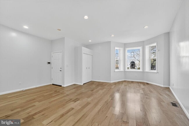 Building Photo - 15 S Street NE Unit 1