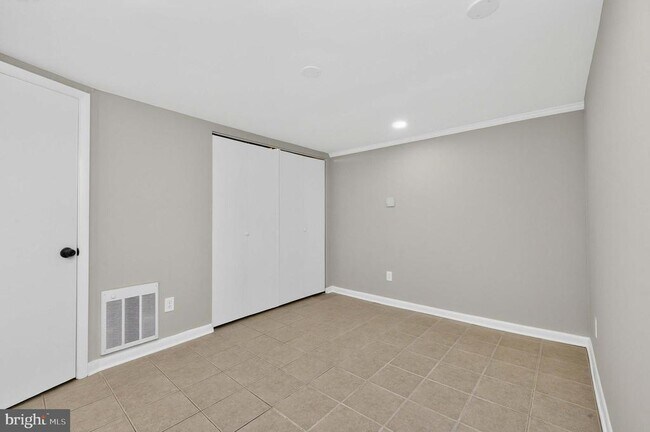 Building Photo - 8 Kennedy St