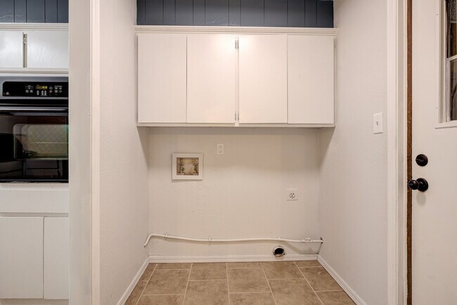 Building Photo - 1707 Ridgemont Cir