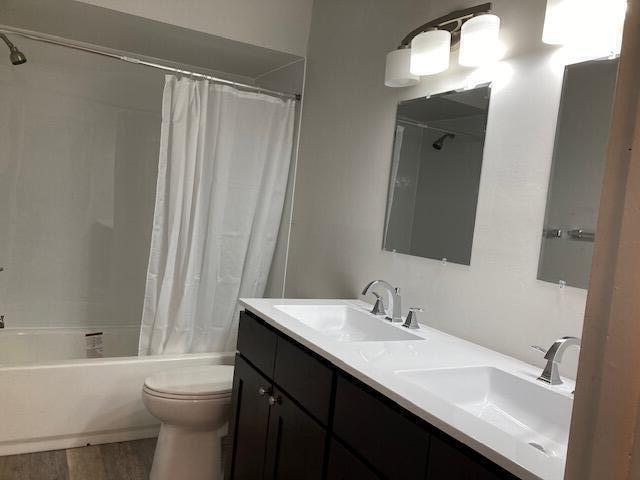 Building Photo - 912 Oakland Ave