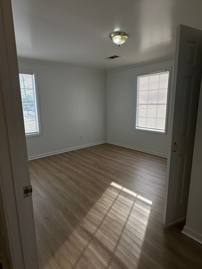 Building Photo - 3 Bedroom 2 Bath in East Tuscaloosa