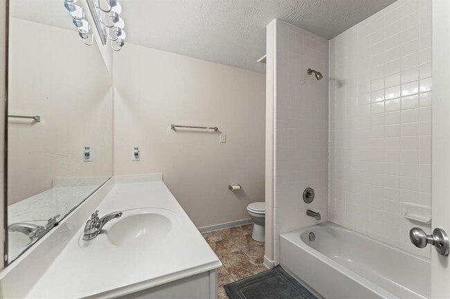Building Photo - 13031 Iris Garden Ln