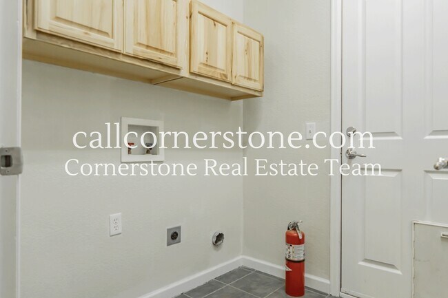 Building Photo - 7676 Sniktau Point