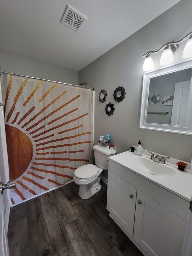 Building Photo - 2 Bedroom Apartment in Maryville, TN – $50...