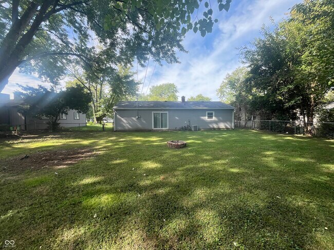 Building Photo - 3831 Bennett Dr