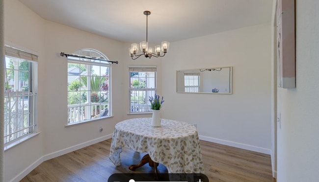 Building Photo - 2684 E Kelso Ave