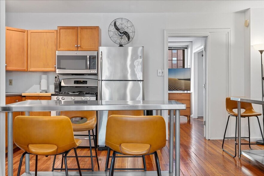 Building Photo - 234 S 20th St