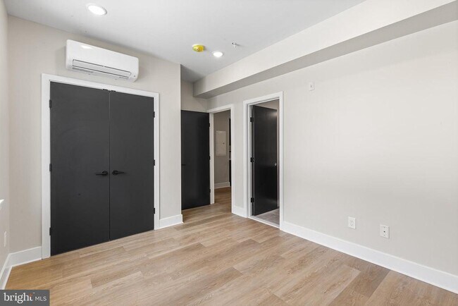 Building Photo - 1903 Jackson St