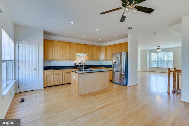 Building Photo - 6155 Early Autumn Dr