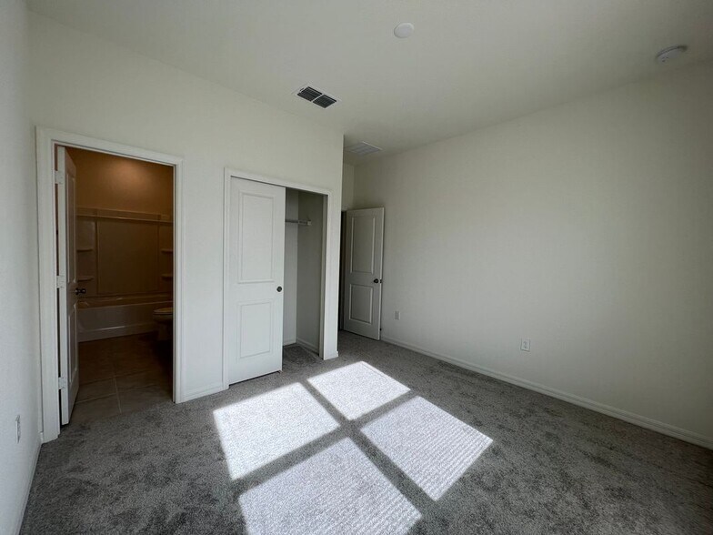 Building Photo - 9023 Hooton Wy