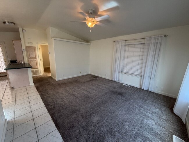 Building Photo - Cozy 1 Bed 1 Bath, 55+ Community