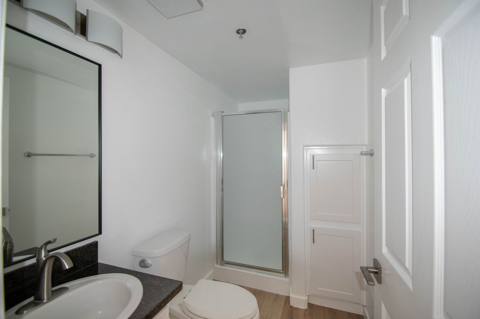 Building Photo - 425 N Alvarado St