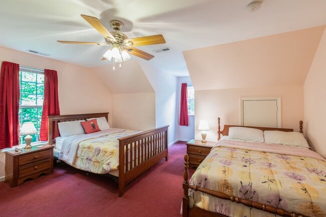 Building Photo - ***MONTREAT SCHOOL YEAR RENTAL***