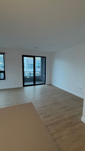 Building Photo - 198 Gardner St