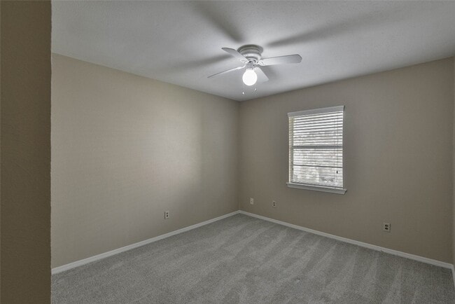 Building Photo - 28302 Doverbrook Dr