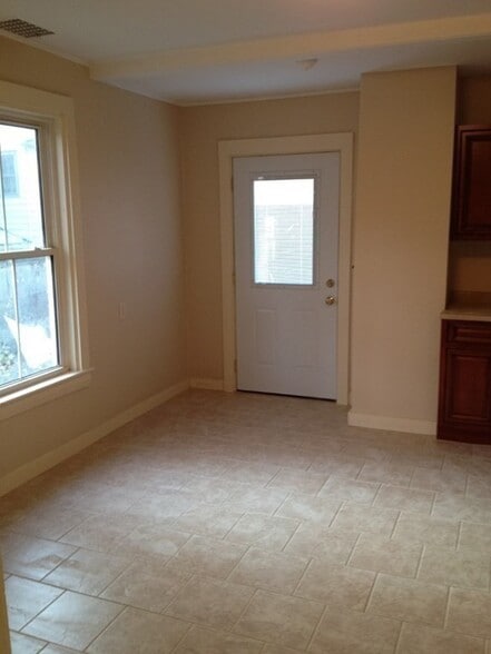Building Photo - 141 Winthrop Ave