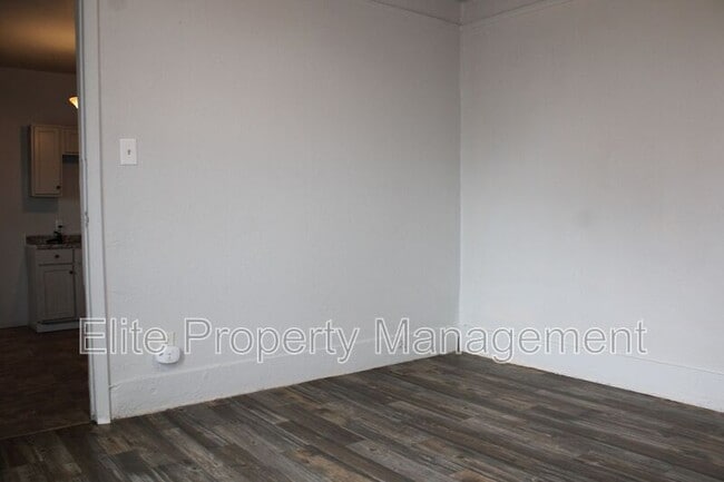Building Photo - 315 E City Center Dr