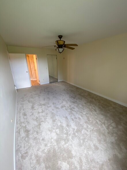 Building Photo - 420 Zang St