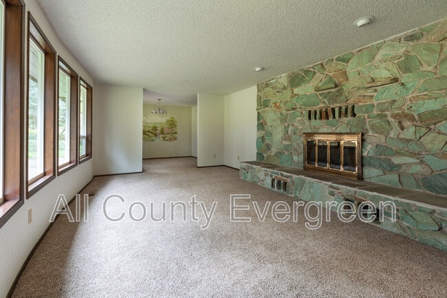 Building Photo - 5805 48th Ave E
