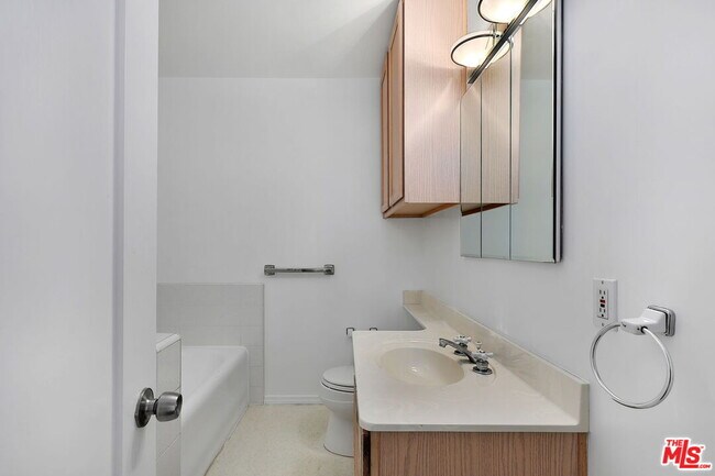 Building Photo - 2340 Camden Ave