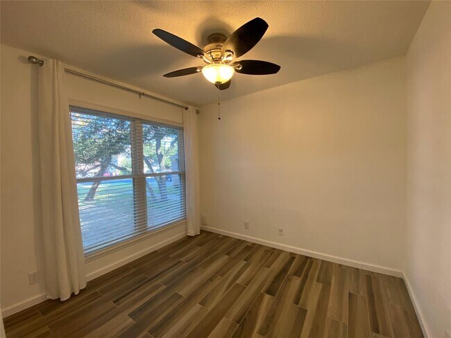 Building Photo - 9618 Sugar Hill Dr