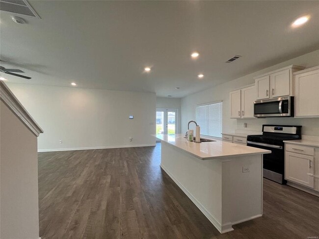 Building Photo - 3336 Meriwether Dr