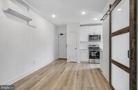 Building Photo - 2046 E Huntingdon St