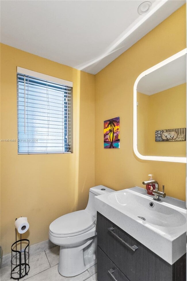 Building Photo - 2200 Diana Dr