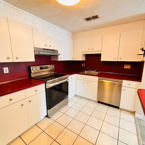Building Photo - 364 Neponset St