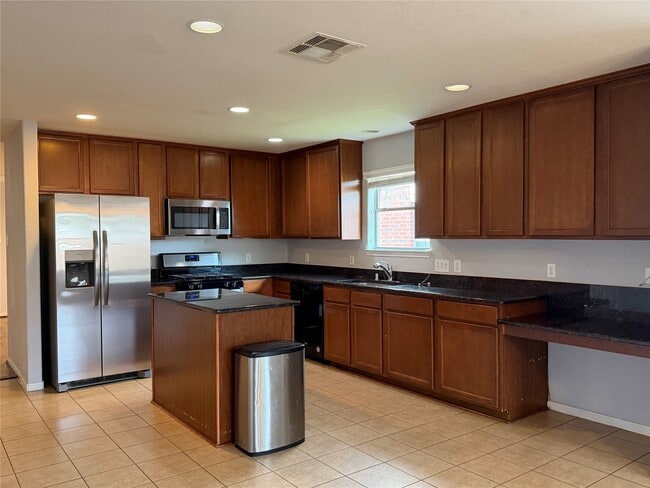 Building Photo - 8023 Clover Leaf Dr