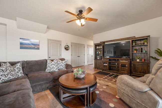 Building Photo - Fully Furnished Home With a View | 1–6 Month Lease | Private Basement Suite + All Essentials Incl...