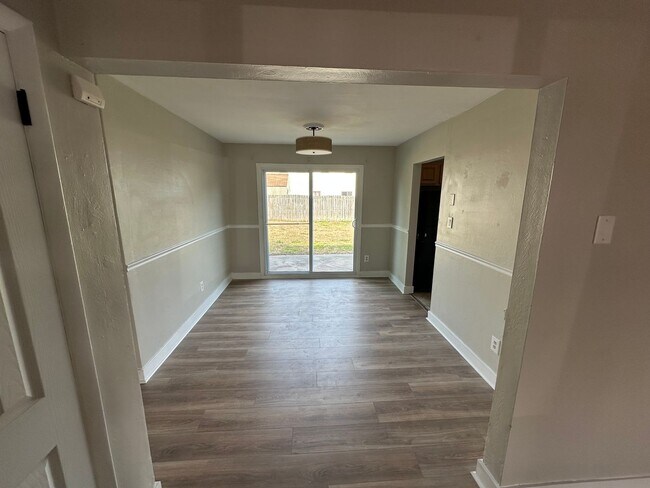 Building Photo - PRINCESS ANNE PLAZA