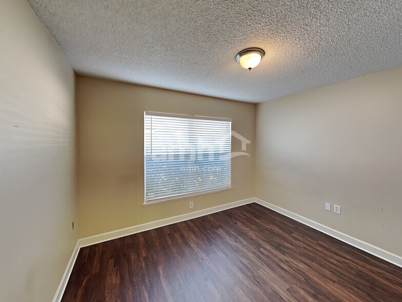 Building Photo - 24746 Mary Beth Ct