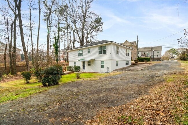 Building Photo - 2790 Sardis St