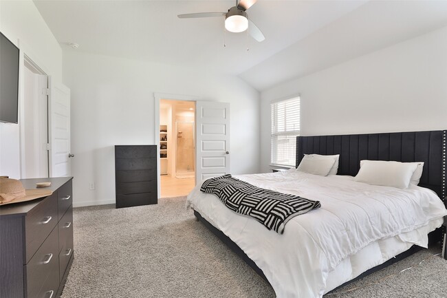 Building Photo - 31615 Chollerford Ct