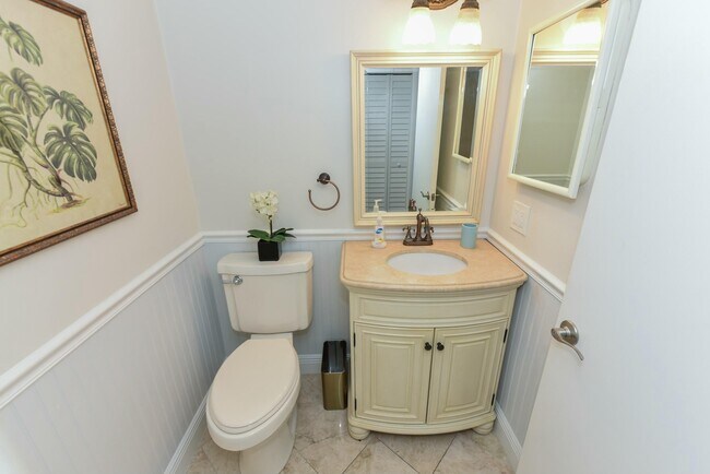 Building Photo - 1605 S US Hwy 1