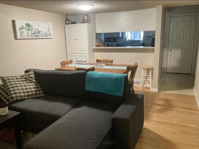 Building Photo - Spacious North Boulder Townhome