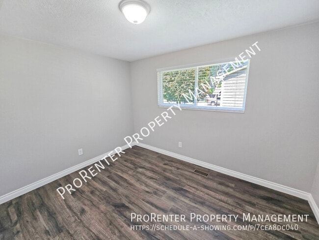 Building Photo - 1722 N 670 W