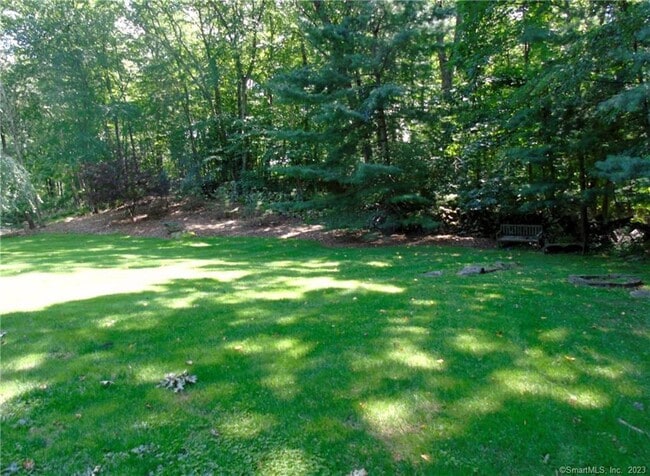 Building Photo - 14 Mayfair Pl