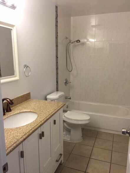 Building Photo - 1781 Bradbury Dr